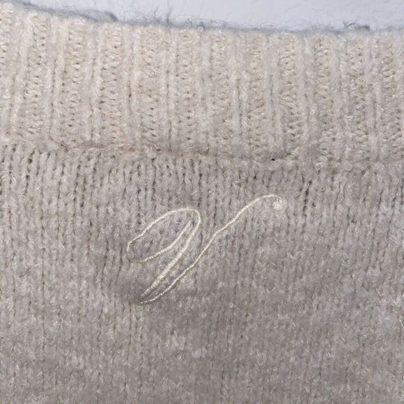 Victoria's Secret fuzzy boat neck boxy sweater size small - Picture 8 of 13